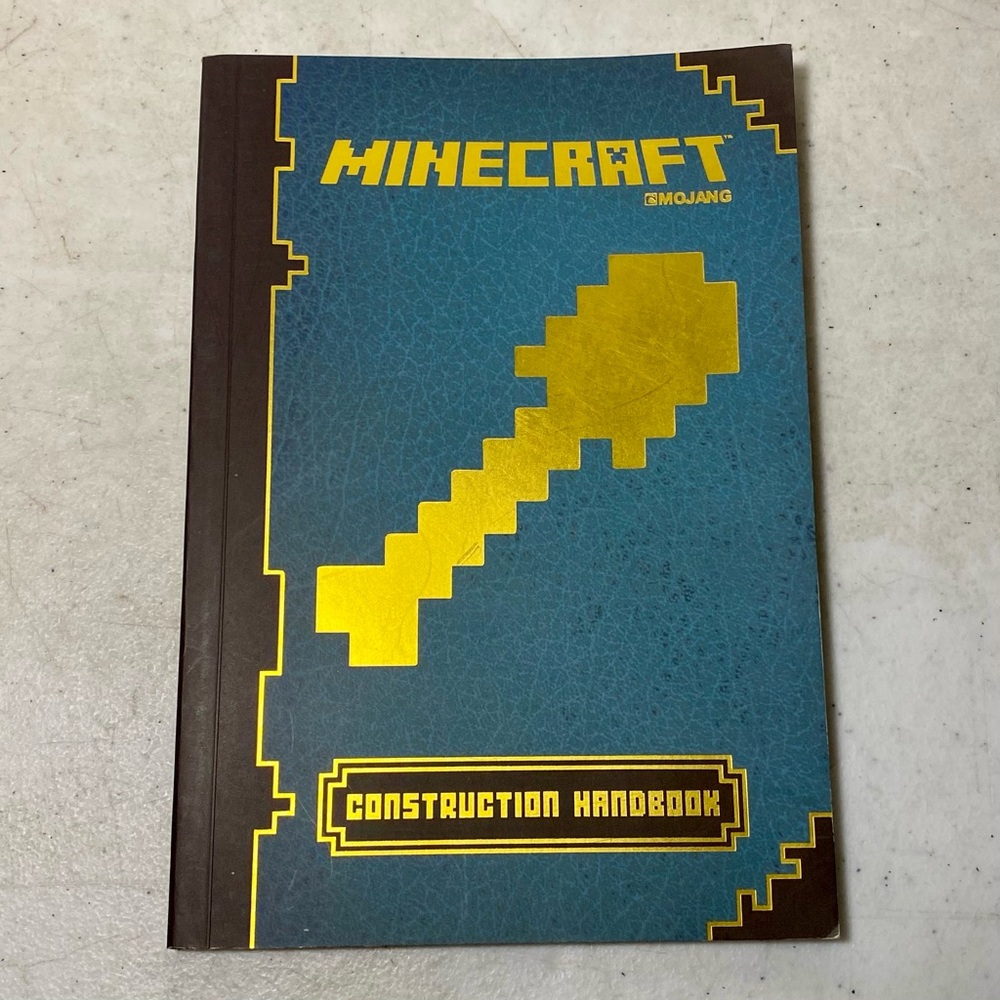 Minecraft : Construction Handbook by Mojang Staff (Trade Paperback)